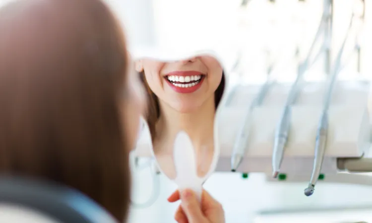 The Benefits of Professional Teeth Whitening in Bradenton, FL